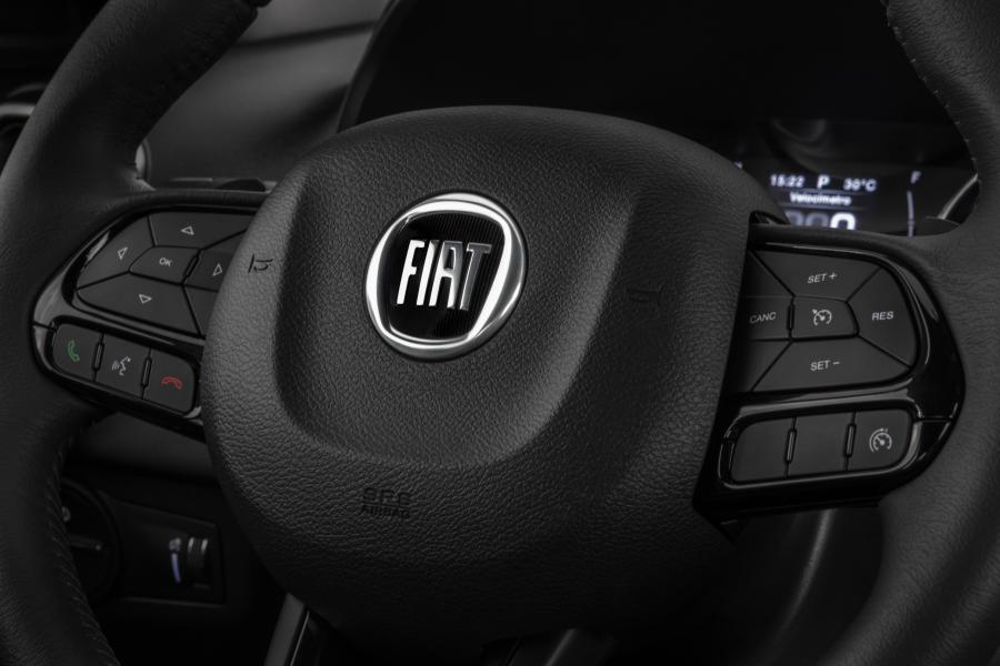 Детали интерьера Fiat Toro Freedom S-Design (226) 2019 года  (фото 8 из 22)